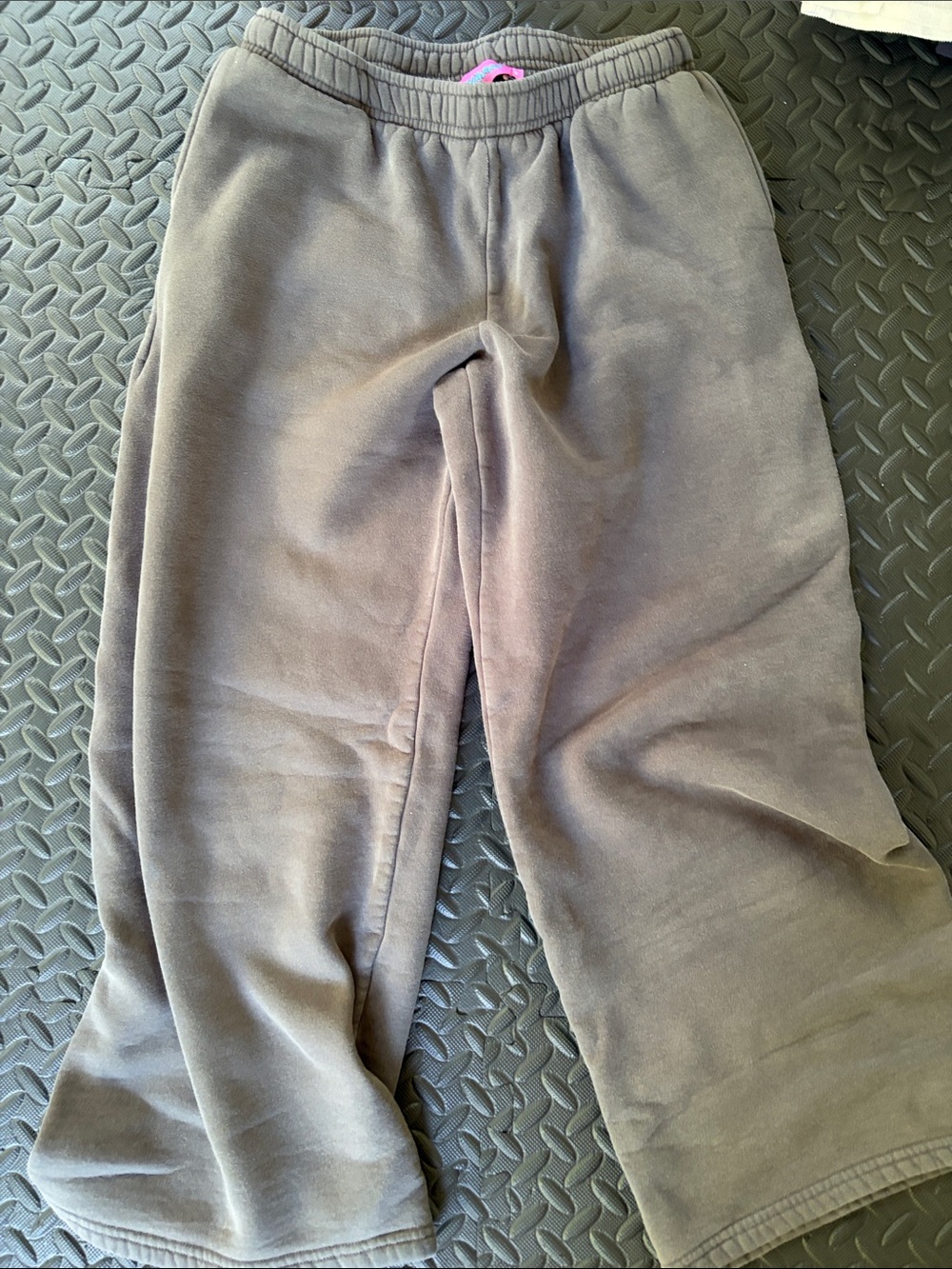 Edikted Black Kids Fleece Sweatpants, matching sweatshirt is listed.